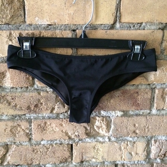 ⚡️SALE⚡️VS Super Cheeky Bikini Bottom