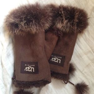 UGG Fingerless Winter Gloves in Chocolate