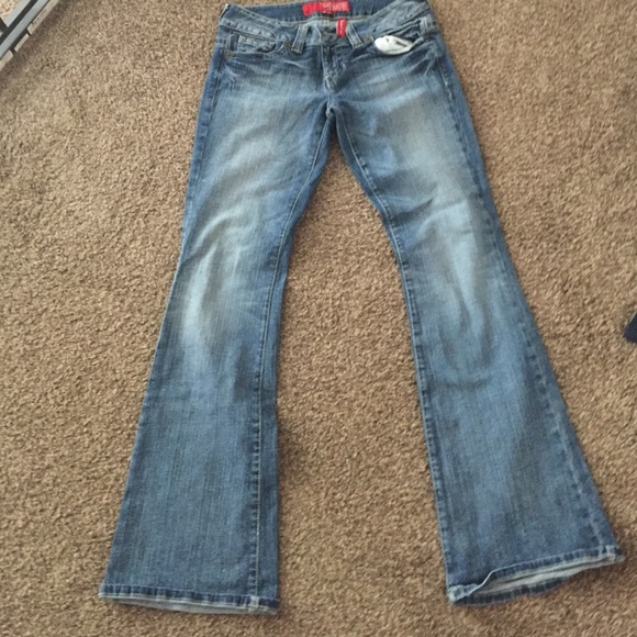 Guess size 28 stretchy flare jeans
