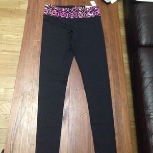 Pink Reservable yoga leggings. Size small. NWT