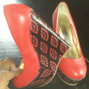 Red black wedge