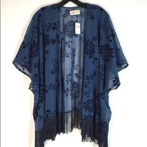 ⚡SOLD⚡NWT HOLLISTER KIMONO