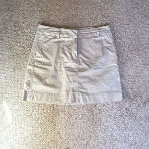 Vineyard Vines Khaki Skirt!