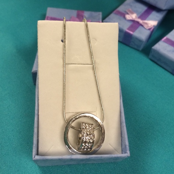 Three-dimensional heart necklace, in a gift box,