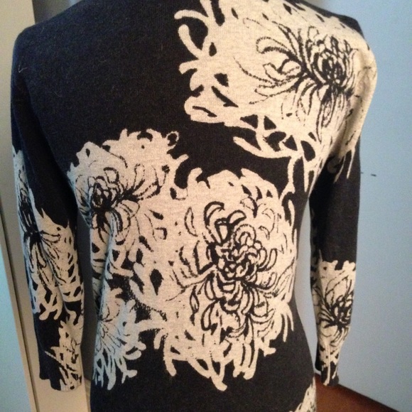 🎉NEW 🎉 Cardigan 3/4 sleeve 🌹 - Picture 3 of 3