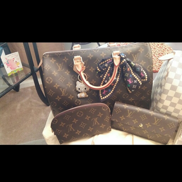 💕😊💕Louis Vuitton Speedy35 DAMIER BAGS ONLY💕😊 - Picture 3 of 5