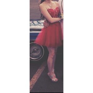 Short Red Lace Strapless Prom Dress