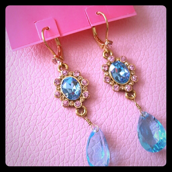 NWT BETSEY JOHNSON BLUE EARRING!