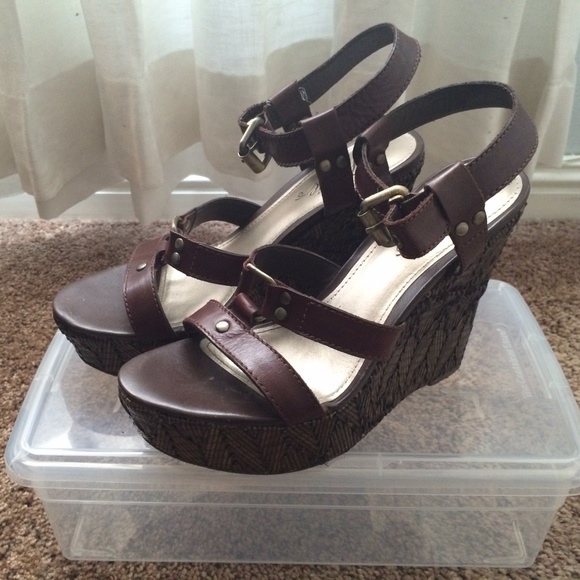 Fergie Shoes Brown Wedge - Picture 4 of 4