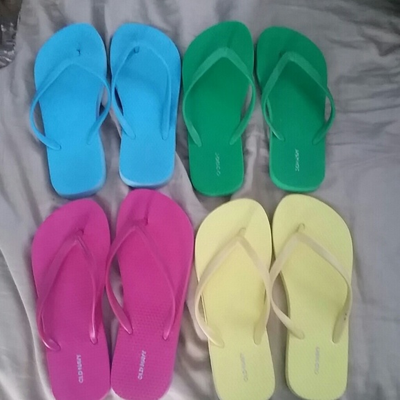 Bundle of Old Navy color flip flops