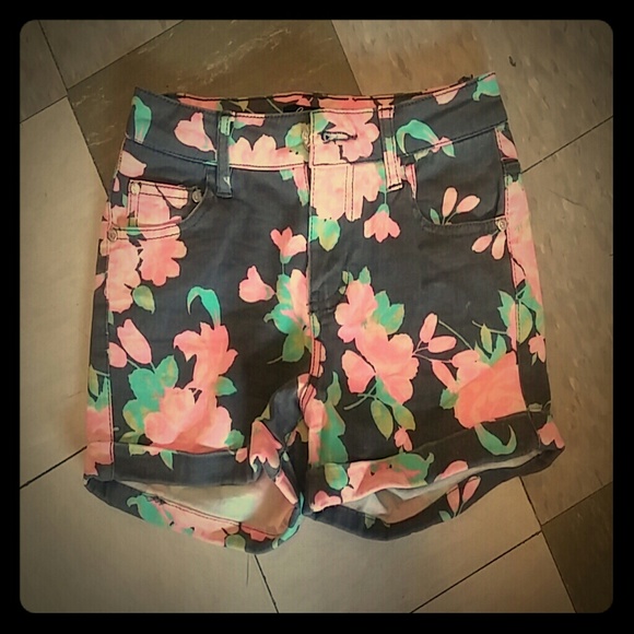 Floral high waisted shorts