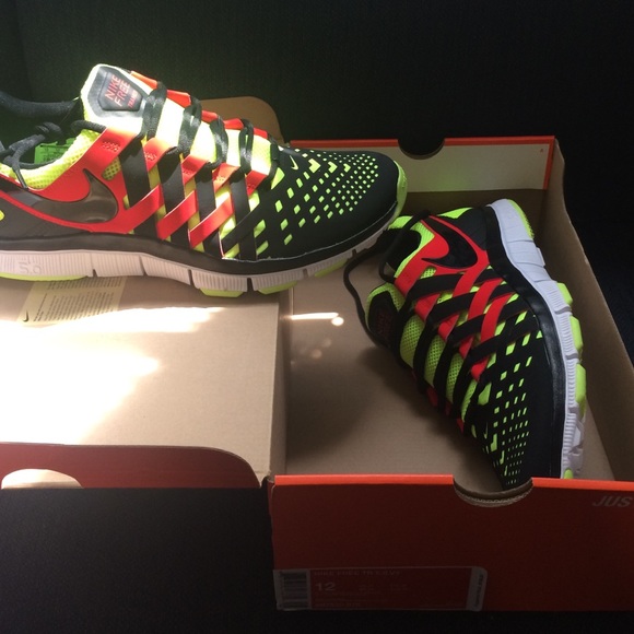 Nike Free TR - Picture 2 of 2