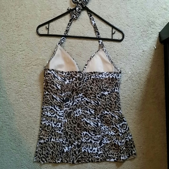 SUPER CUTE CHEETAH PRINT HALtER TOP - Picture 2 of 4