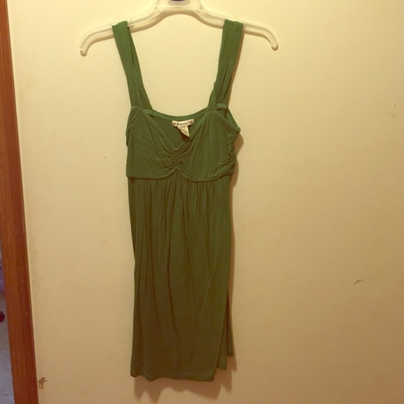 Long green tank