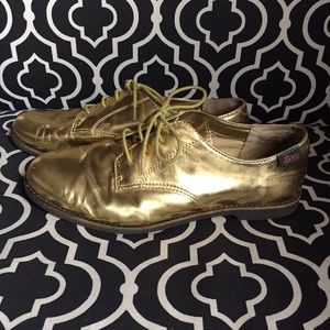 Gold Oxford-Style Shoes