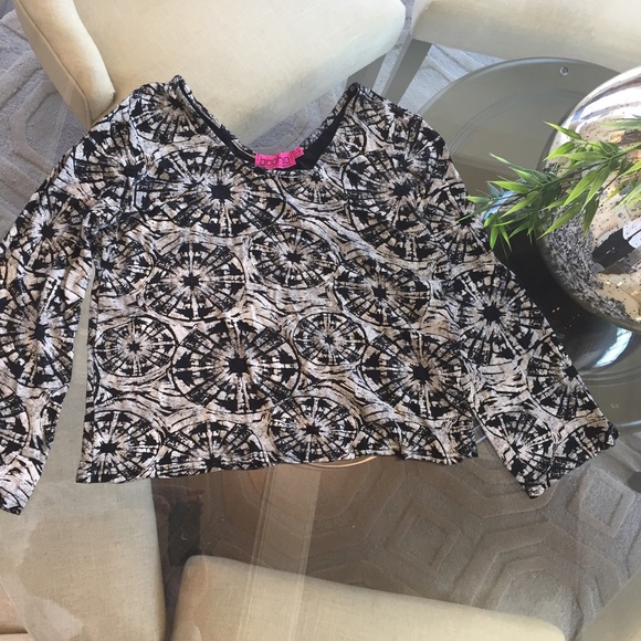 Boho Bell sleeve psychedelic off shoulder top - Picture 3 of 3