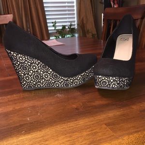 Black canvas wedges with crochet detail