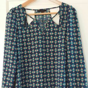 Super cute boho blouse!