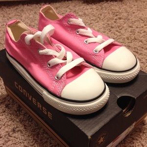 BRAND NEW!! Girls Converse All Stars - Size 10
