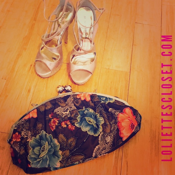 Audrey Brooke Gold (Glitter) Sandals