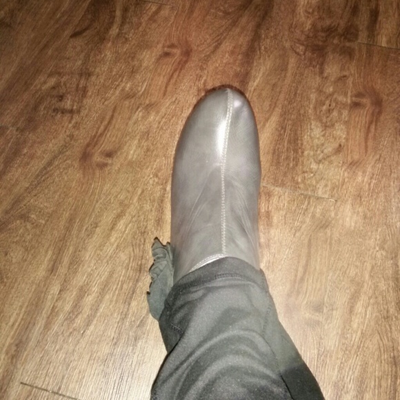 Heels - Picture 3 of 4