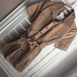 Short sleeve trench coat