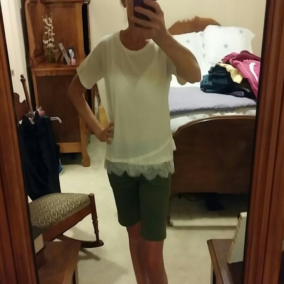 🚫SOLD IN BUNDLE🚫J. Crew lace trim top - Picture 4 of 4