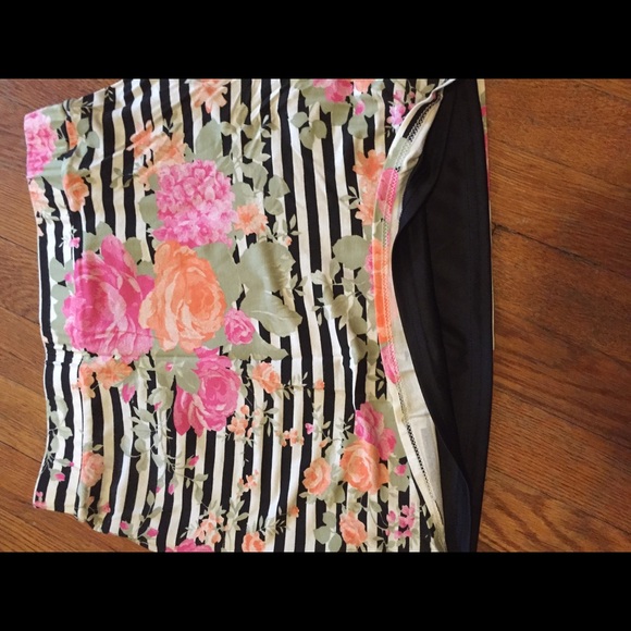 Cotton skirt with lining - Picture 2 of 2