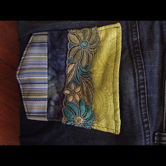 Handmade pocket on American Eagle high rise jeans - Picture 4 of 4