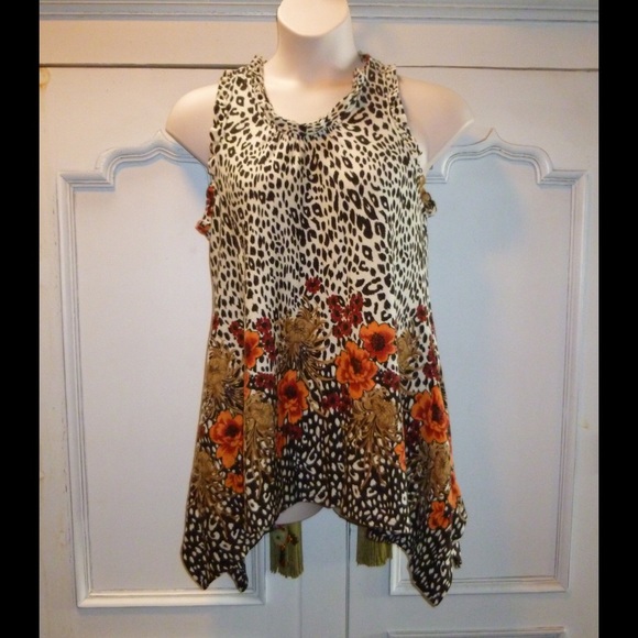 Shark bite knit tunic