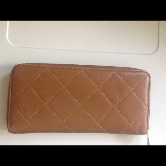 Michael Kors quilted wallet - Picture 2 of 4