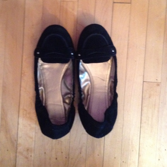 Shoes - Picture 1 of 3