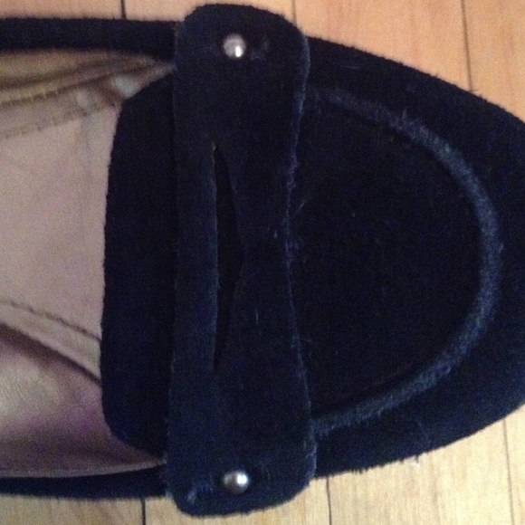 Shoes - Picture 2 of 3