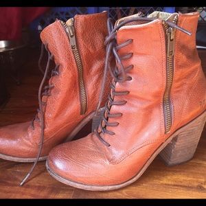 FRYE ALEXIS LACE UP BOOTS