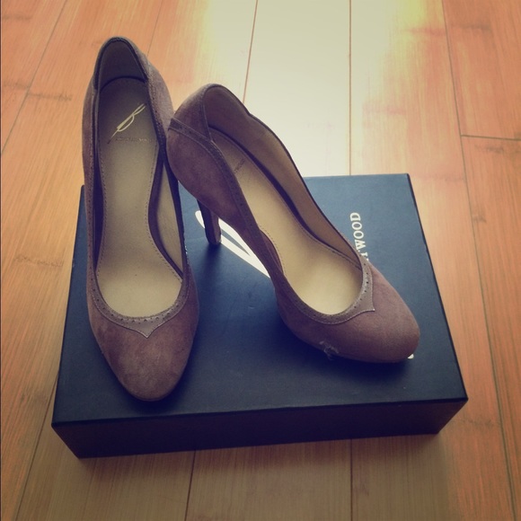 Grayish mauve Brian Atwood pumps - Picture 1 of 4