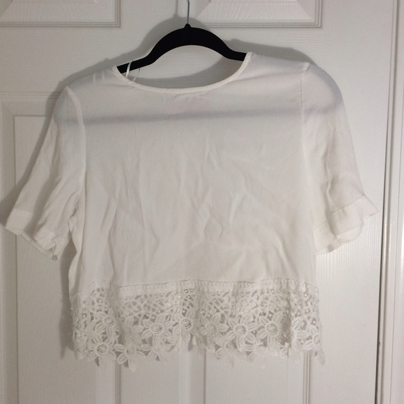 Boxy & flowy white top