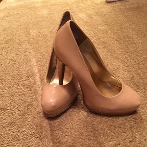 Simply Vera nude platform heel...