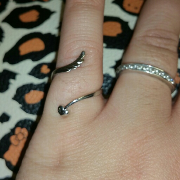 Pinky ring - Picture 2 of 2