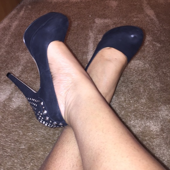 Vince Camuto black heels