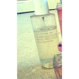 VS Honeysuckle and white patchow body mist