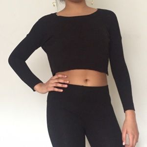 Black cropped (light) sweater