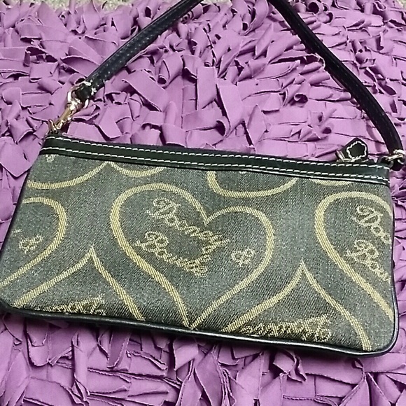 Dooney & Bourke canvas wristlet - Picture 3 of 4