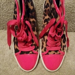 Hot Pink & Leopard Hi top