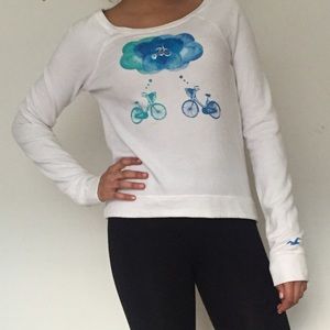 White Hollister sweat her with blue detailing