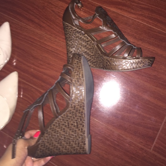 Heels - Picture 2 of 4