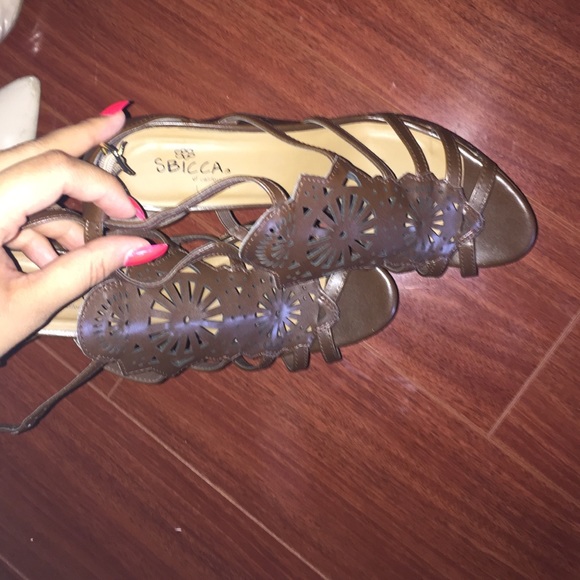 Heels - Picture 3 of 4