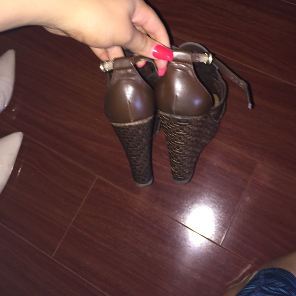 Heels - Picture 4 of 4