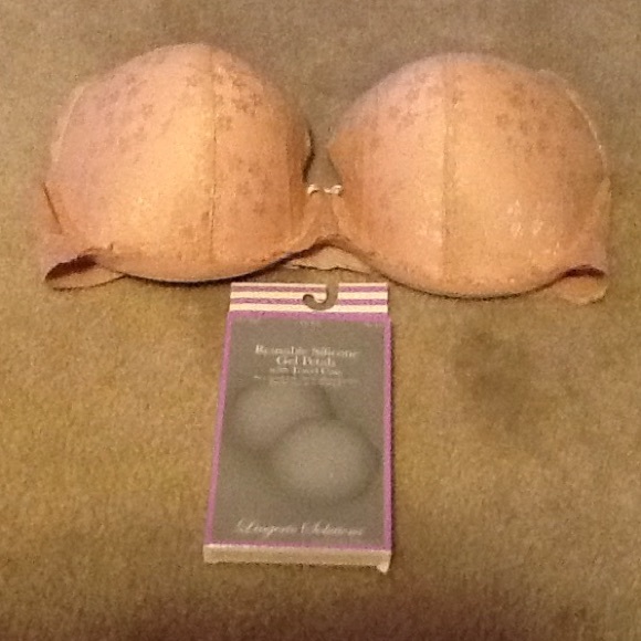 Victoria's Secret pink lace bra NEW & petals