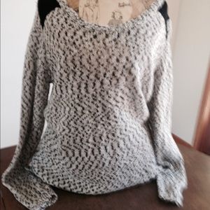 Maurices xl NWOT sweater black and white