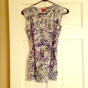 Adorable floral sleeveless blouse